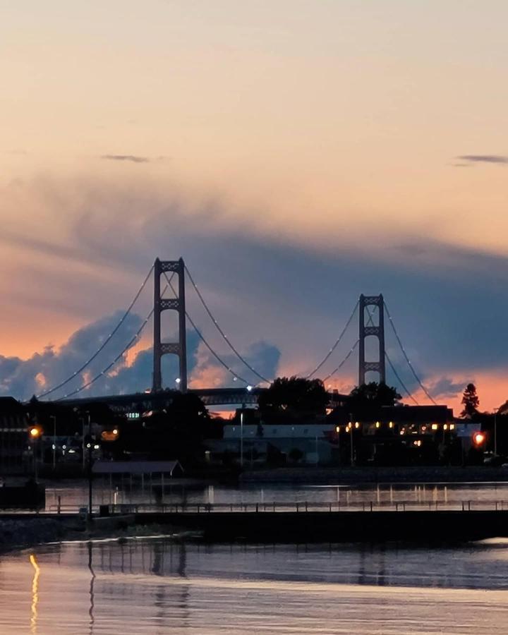 Mackinaw Beach&Bay Inn&Suites Mackinaw City Zewnętrze zdjęcie