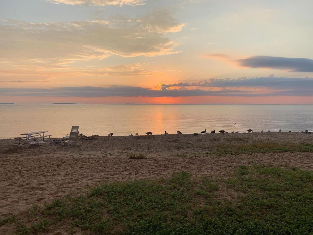 Mackinaw Beach&Bay Inn&Suites Mackinaw City Zewnętrze zdjęcie