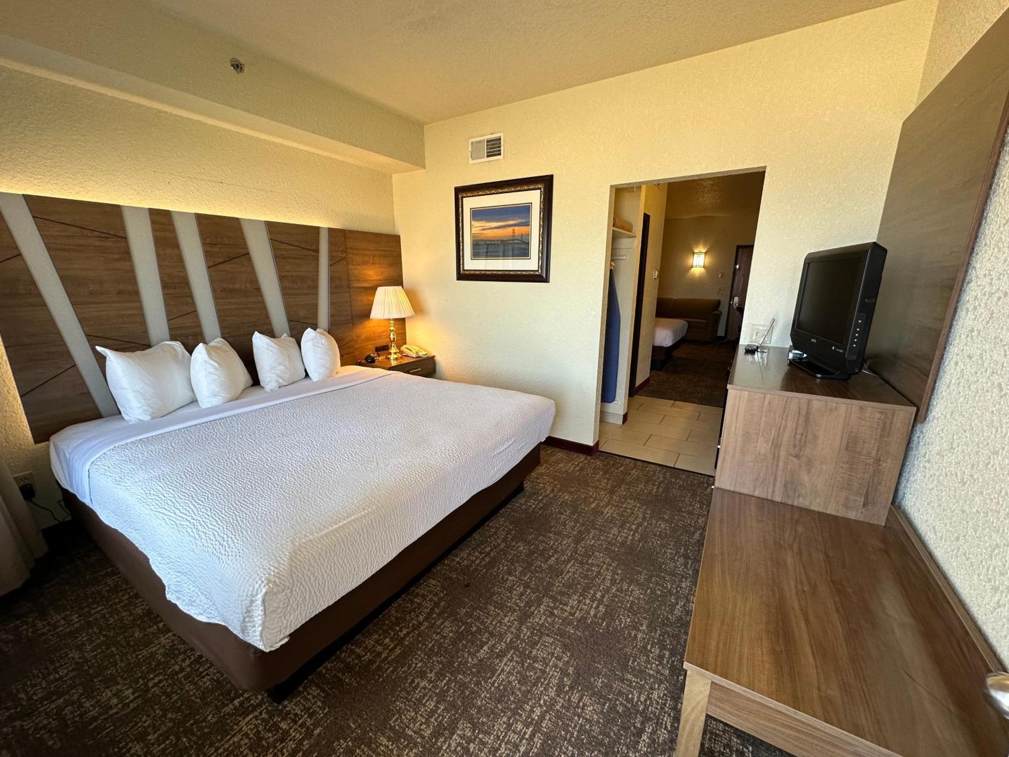 Mackinaw Beach&Bay Inn&Suites Mackinaw City Zewnętrze zdjęcie
