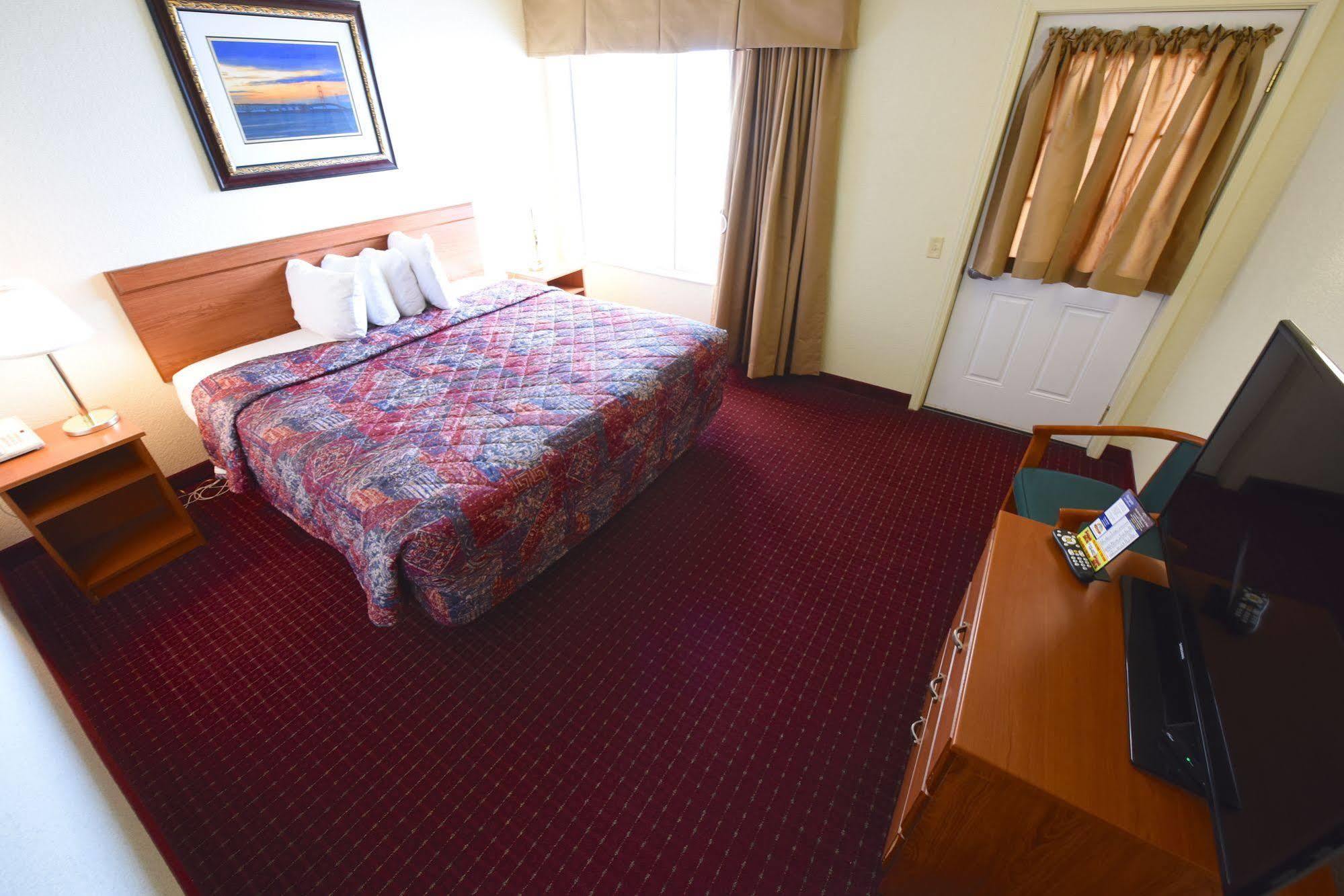 Mackinaw Beach&Bay Inn&Suites Mackinaw City Zewnętrze zdjęcie