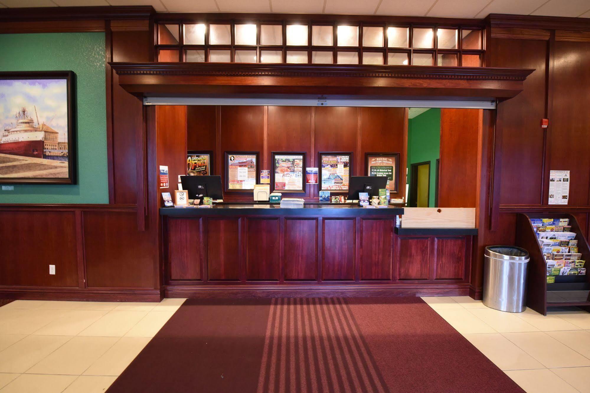 Mackinaw Beach&Bay Inn&Suites Mackinaw City Zewnętrze zdjęcie